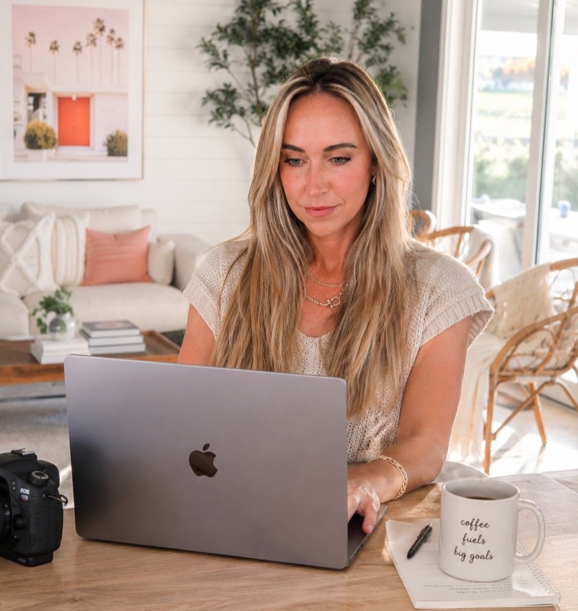 Jam working at her laptop, learning the Jam Method at your own pace